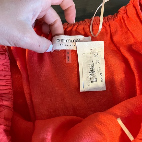 Trina Turk 100% Linen Off The Shoulders Top - Picture 6 of 7